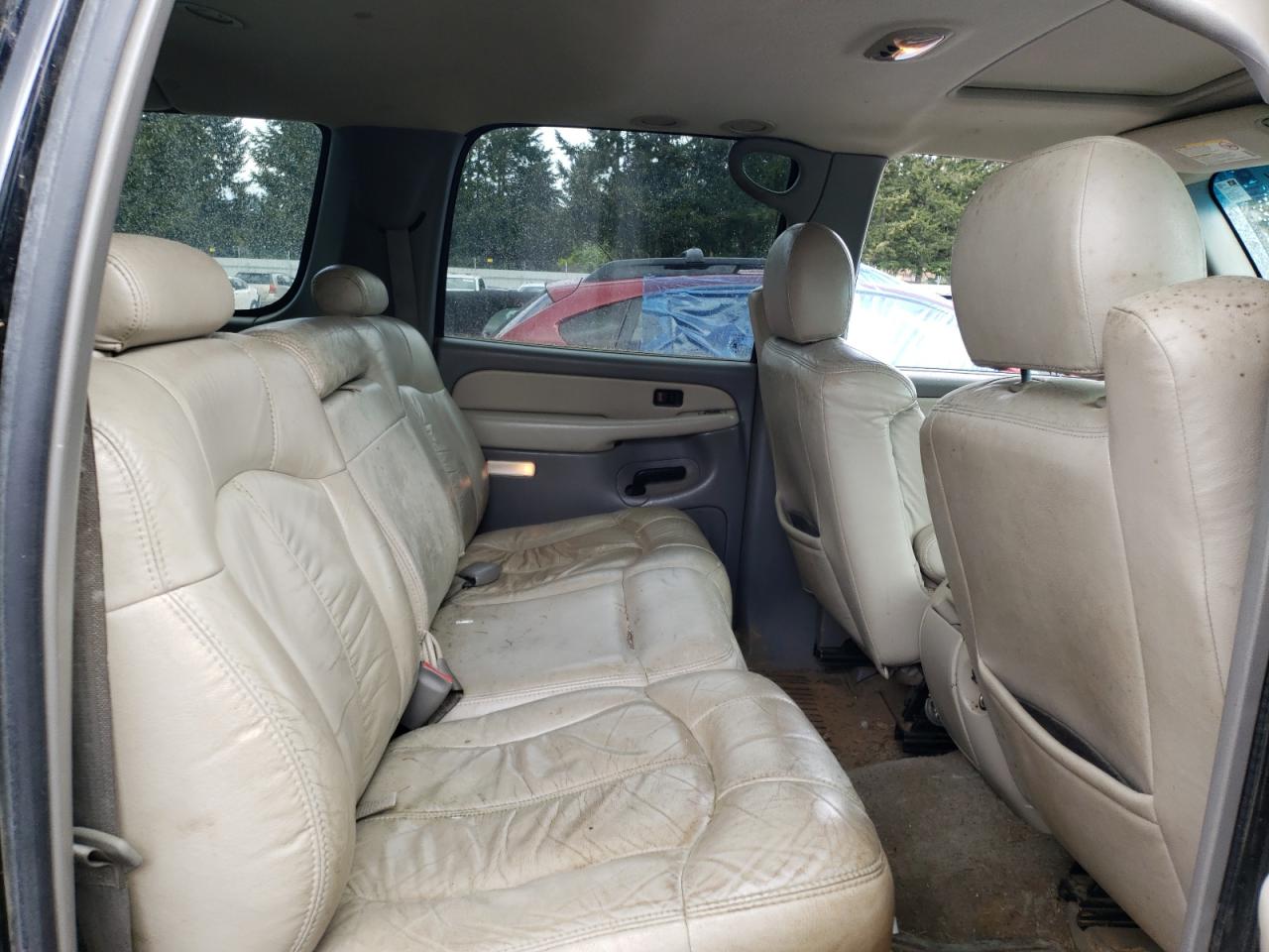 Photo 6 from auction – 2002 CHEVROLET SUBURBAN K with VIN 3GNFK16Z82G359831