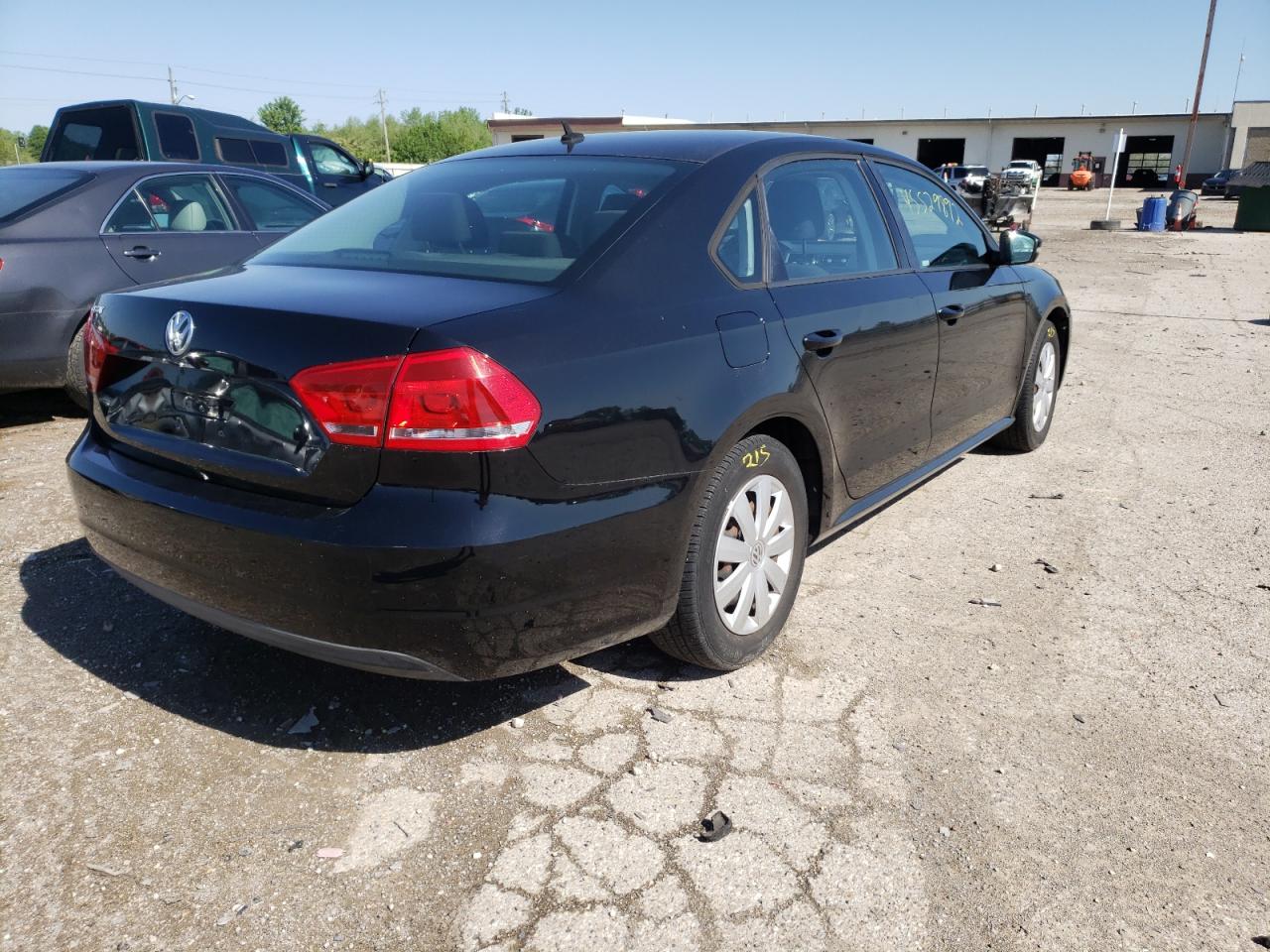 Photo 4 from auction – 2013 VOLKSWAGEN PASSAT S with VIN 1VWAP7A31DC038081