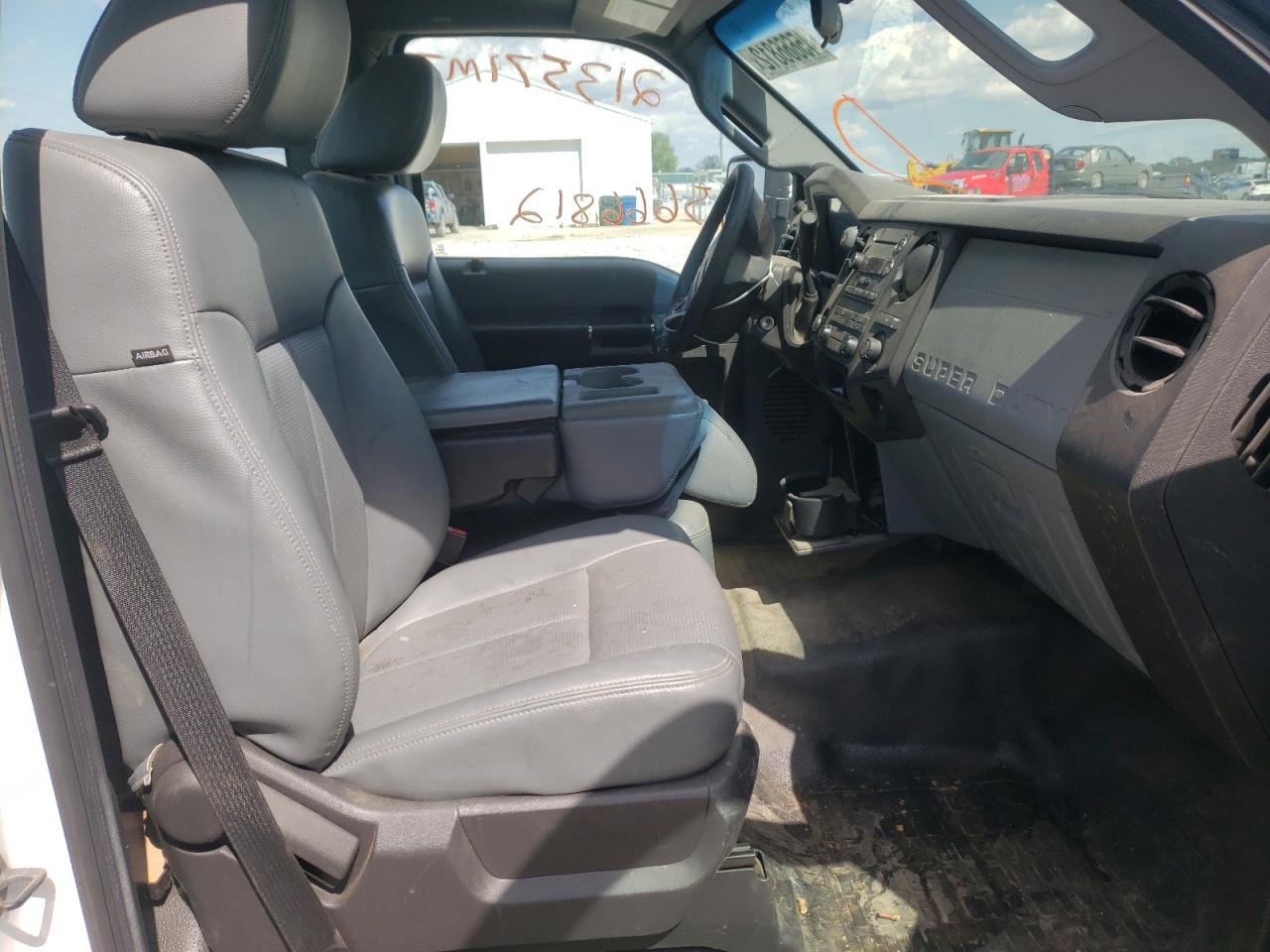 Photo 5 from auction – 2014 FORD F250 SUPER with VIN 1FTBF2B64EEA93619