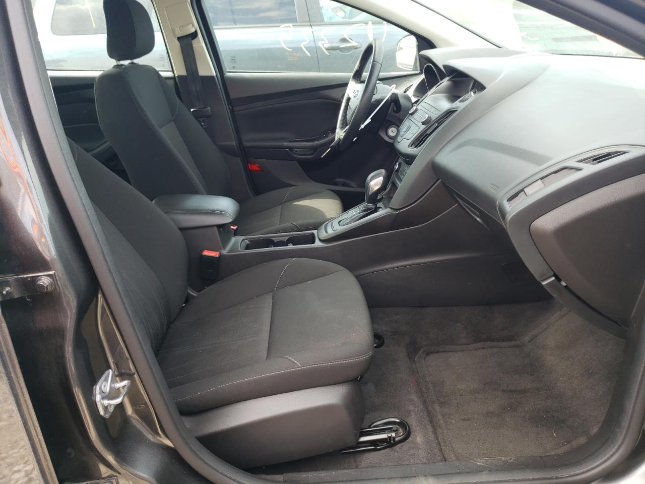 Photo 5 from auction – 2018 FORD FOCUS SE with VIN 1FADP3F27JL264717