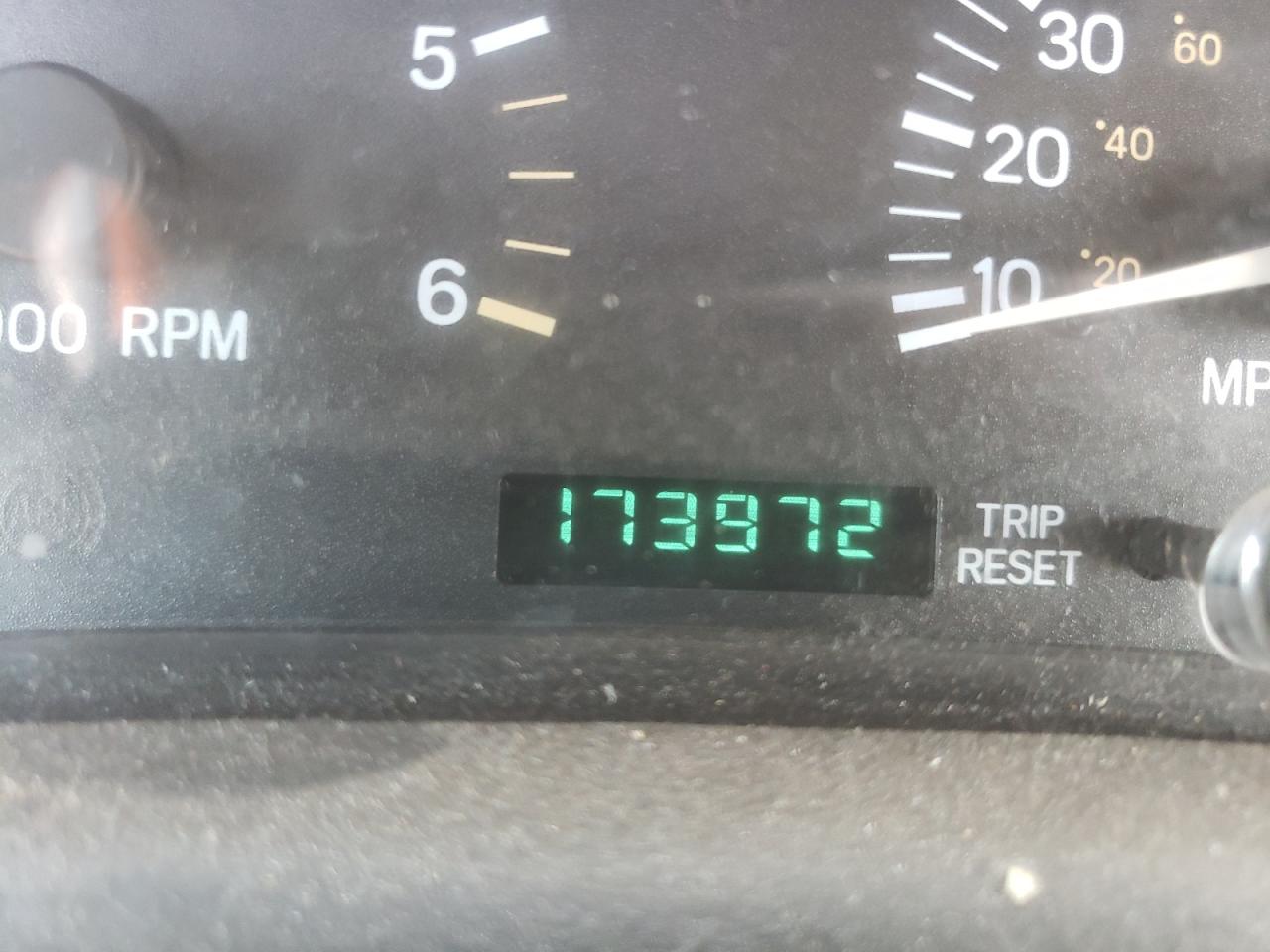 Photo 8 from auction – 2000 JEEP CHEROKEE S with VIN 1J4FF48S5YL100153