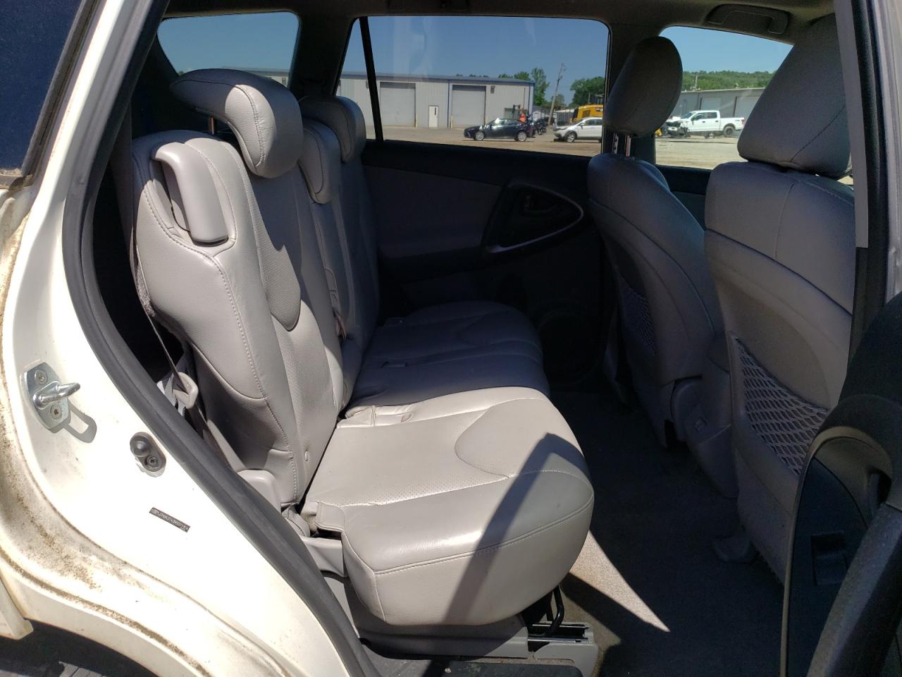 Photo 6 from auction – 2009 TOYOTA RAV4 LIMIT with VIN JTMBK31V395071806