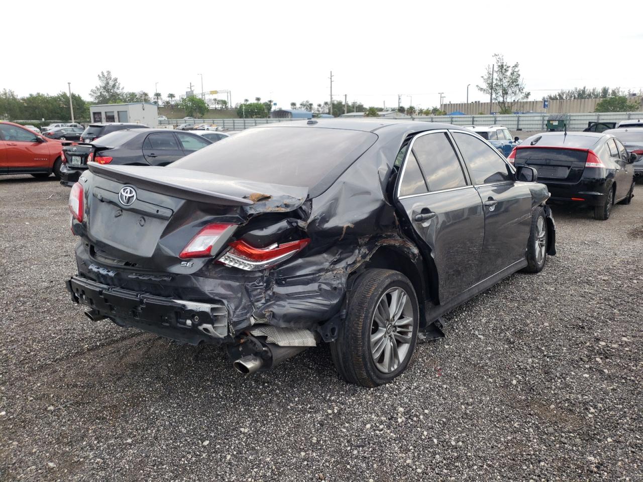 Photo 4 from auction – 2011 TOYOTA CAMRY SE with VIN 4T1BK3EKXBU629075