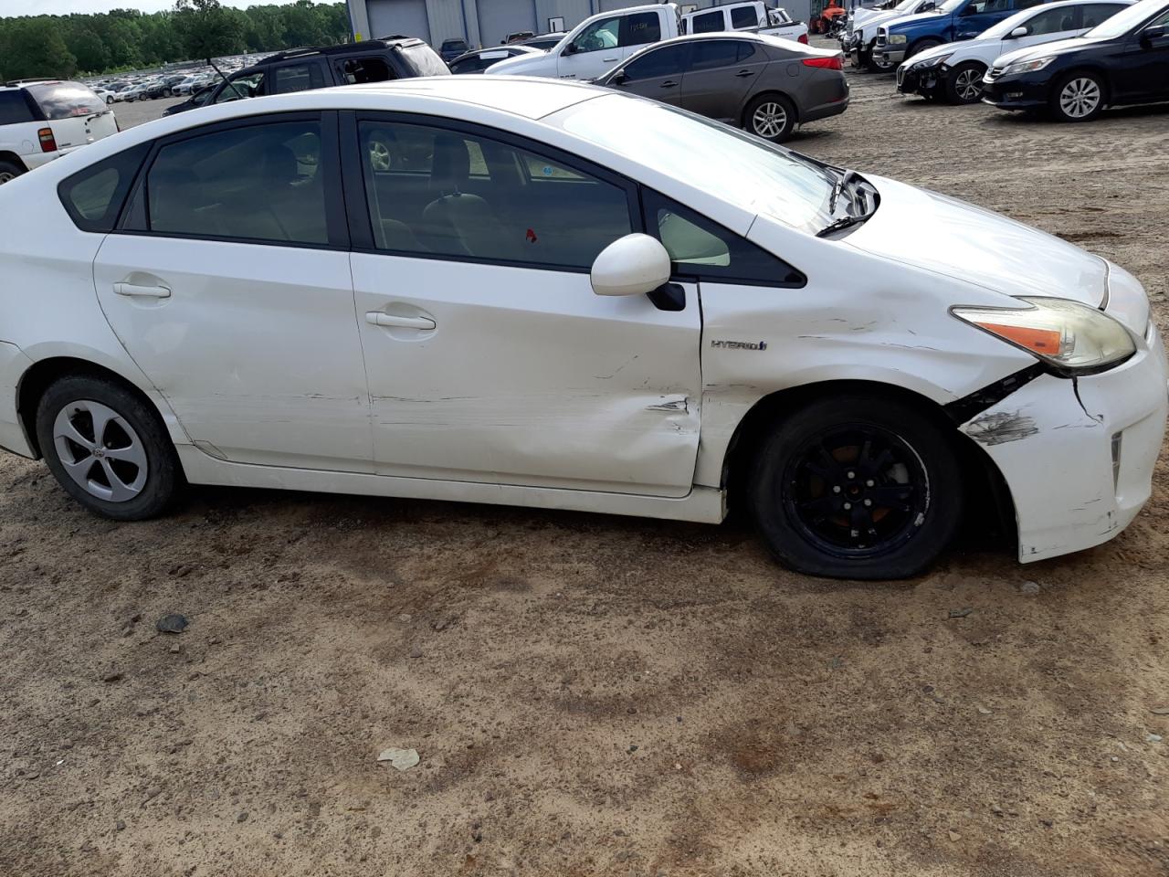 Photo 9 from auction – 2014 TOYOTA PRIUS with VIN JTDKN3DU1E1755989