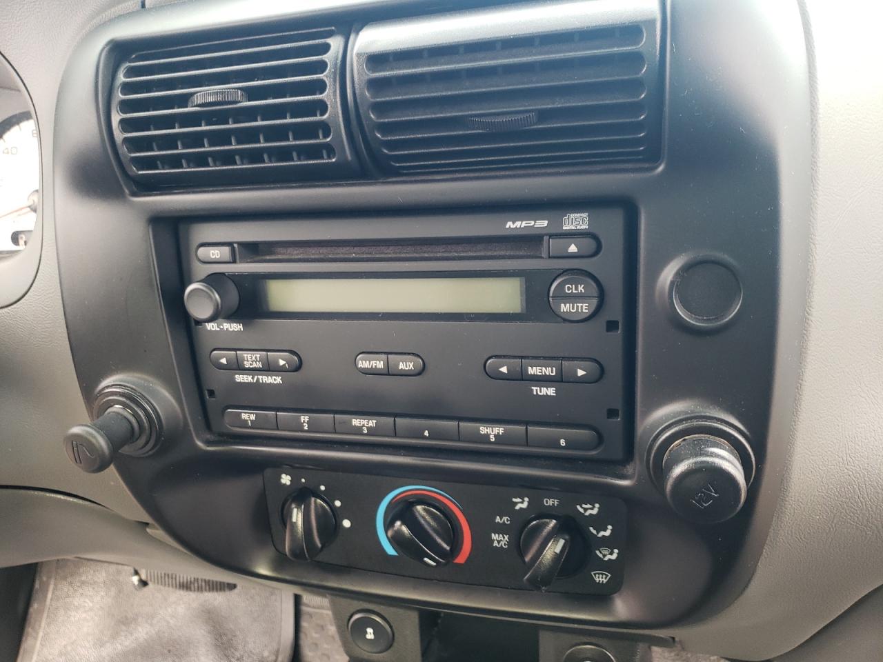 Foto 5 de la subasta – 2011 FORD RANGER SUP con VIN 1FTKR4EE3BPA51254