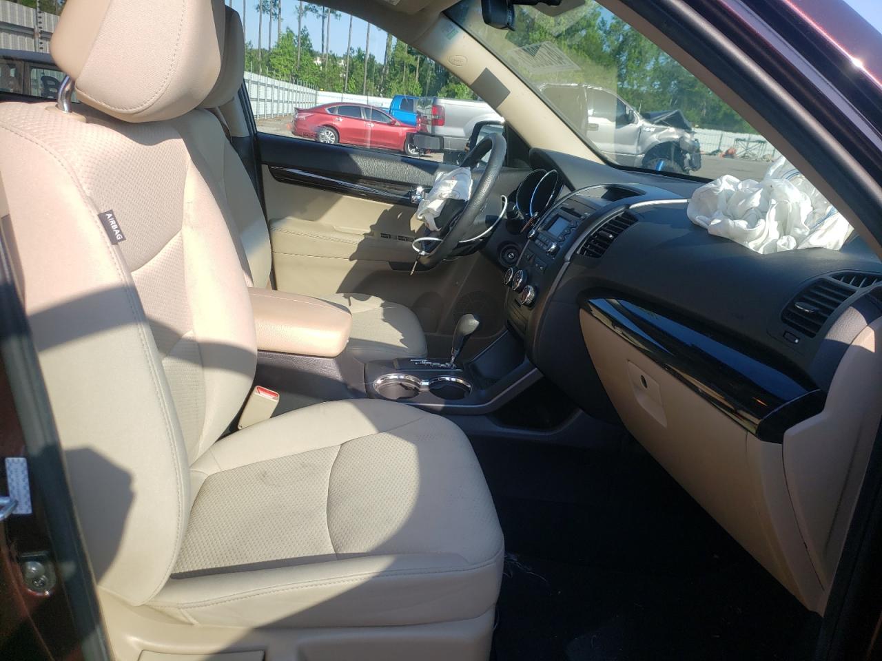 Photo 5 from auction – 2011 KIA SORENTO BA with VIN 5XYKT3A12BG042109