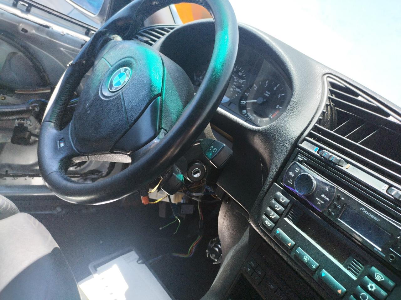 Photo 9 from auction – 1997 BMW 328 IS with VIN WBABG1327VET05882