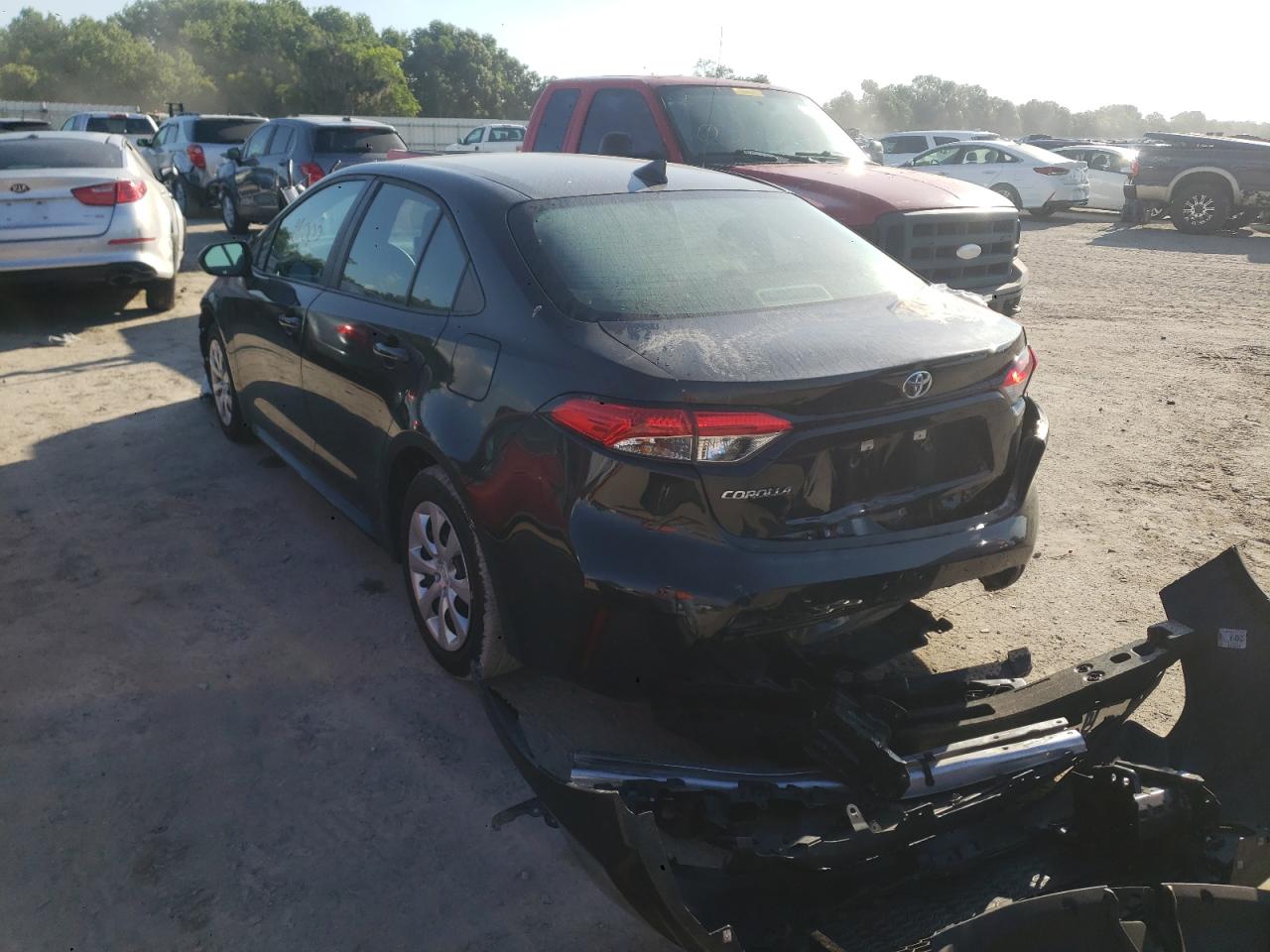 Zdjęcie 3 z aukcji – 2020 TOYOTA COROLLA LE z VIN 5YFEPRAE8LP034004