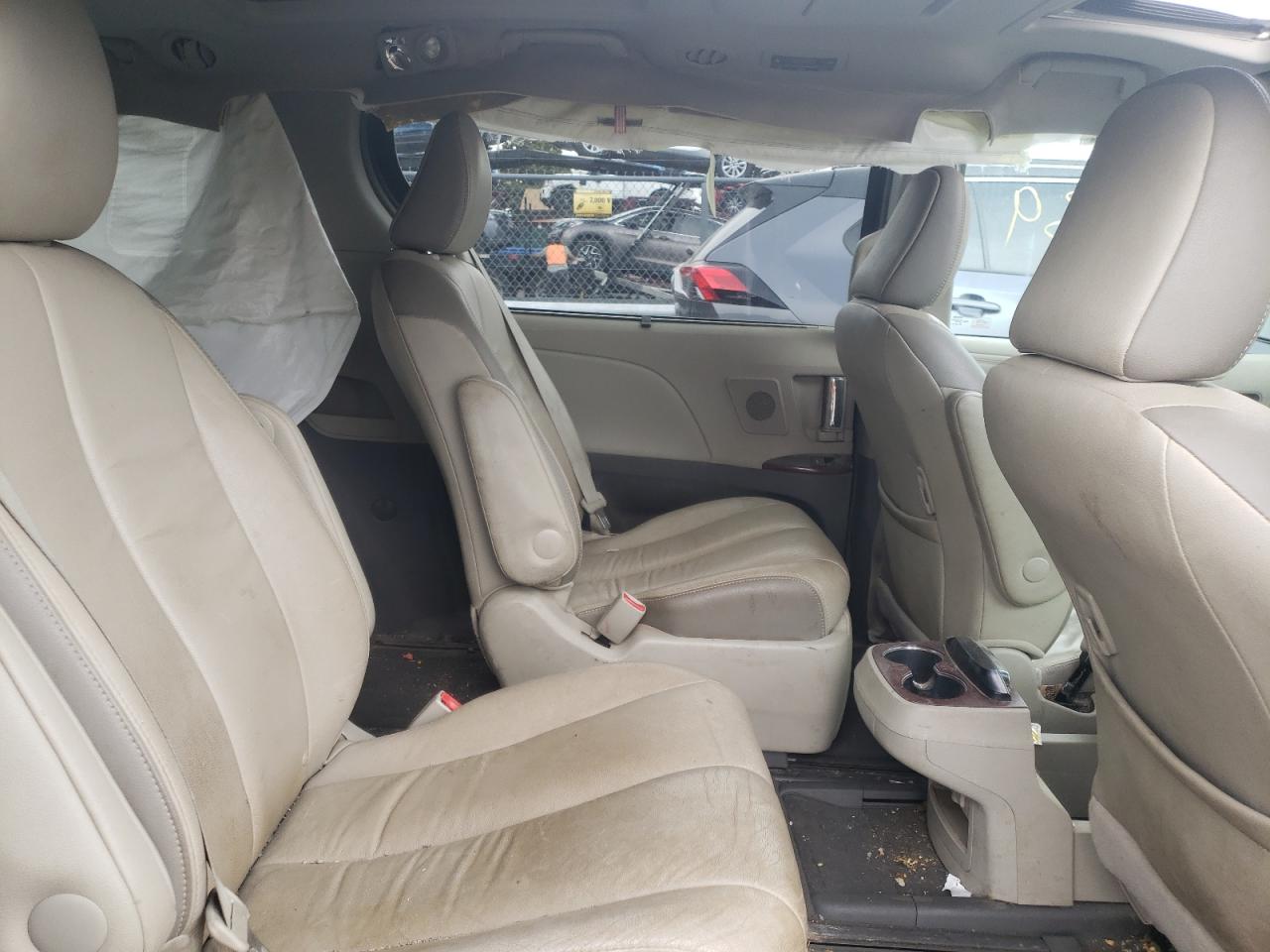 Photo 6 from auction – 2012 TOYOTA SIENNA XLE with VIN 5TDDK3DC4CS043906