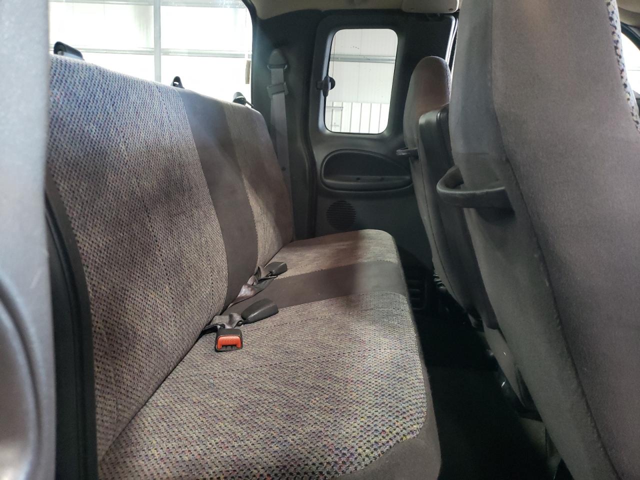 Photo 6 from auction – 2001 DODGE RAM 2500 with VIN 1B7KF23651J566427