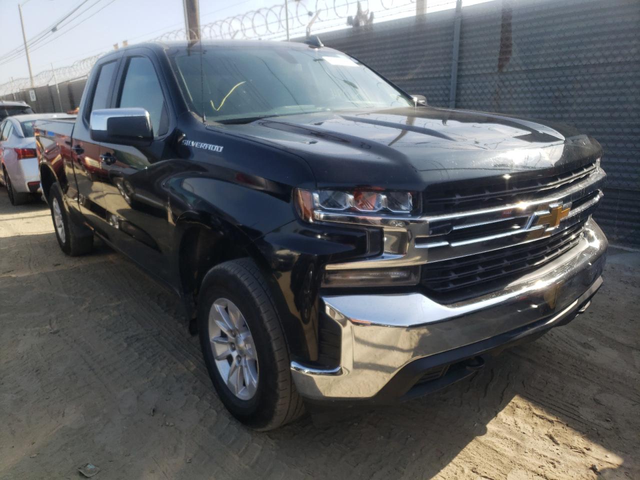CHEVROLET SILVERADO 2020 with VIN 1GCRYDEDXLZ200743 - Photo from auction