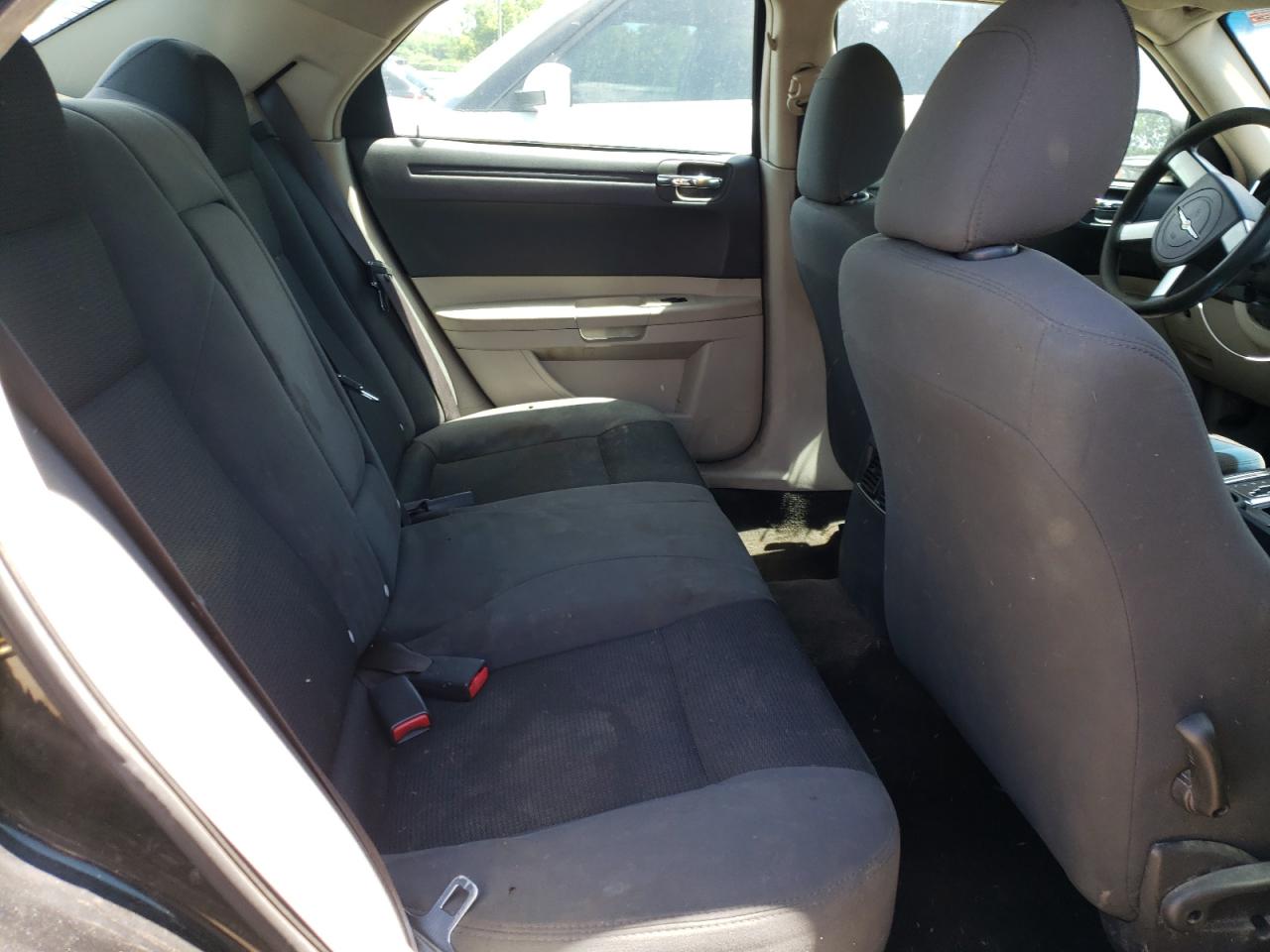 Photo 6 from auction – 2005 CHRYSLER 300 with VIN 2C3JA43RX5H653784