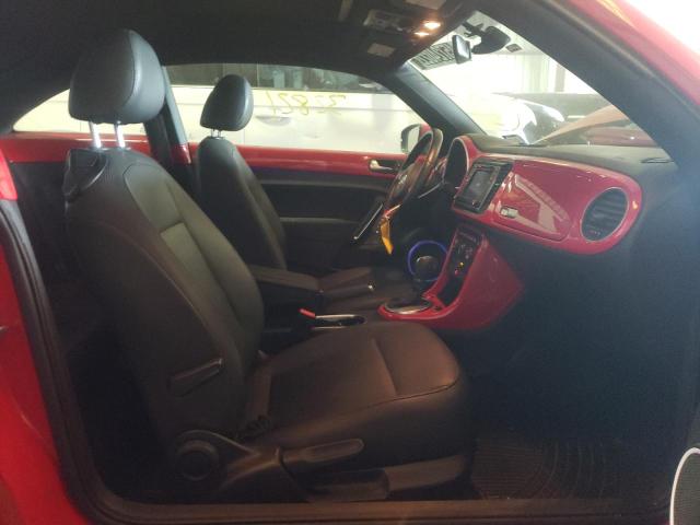 Photo 5 from auction – 2018 VOLKSWAGEN BEETLE SE with VIN 3VWJD7AT1JM701653