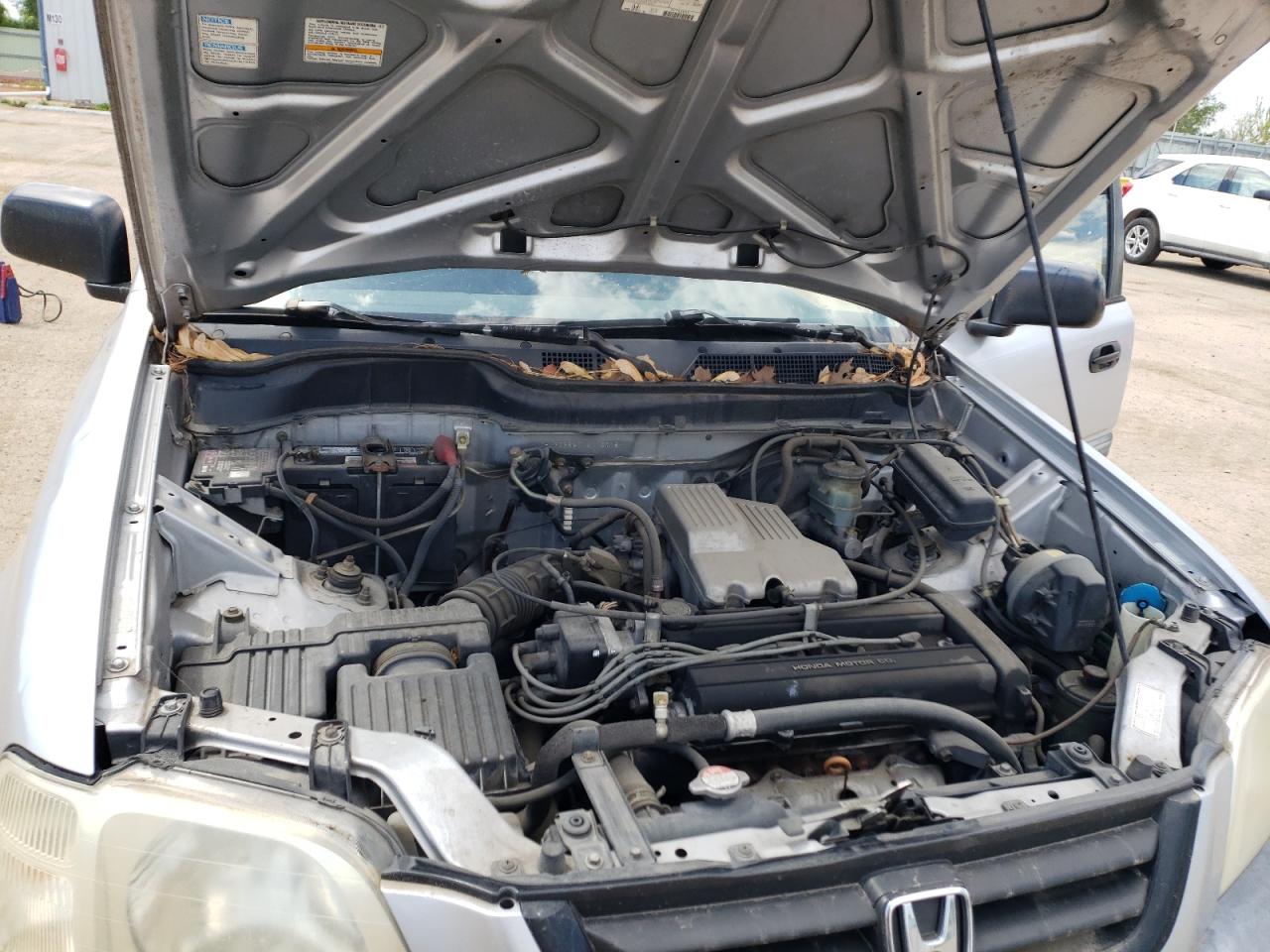 Photo 7 from auction – 2001 HONDA CR-V LX with VIN JHLRD28471S010015