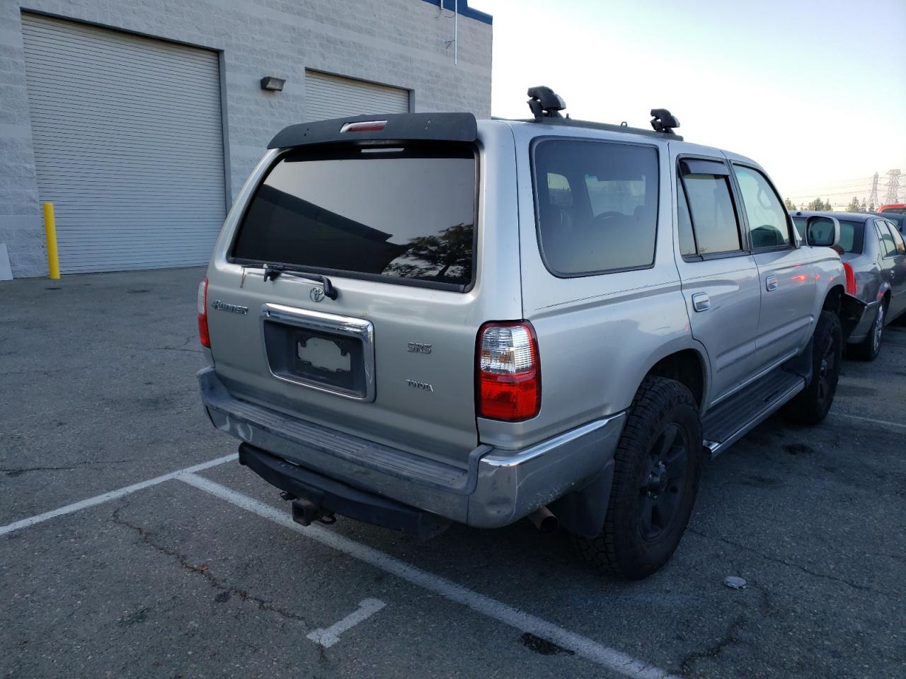 Photo 4 from auction – 2002 TOYOTA 4RUNNER SR with VIN JT3GN86R520235022