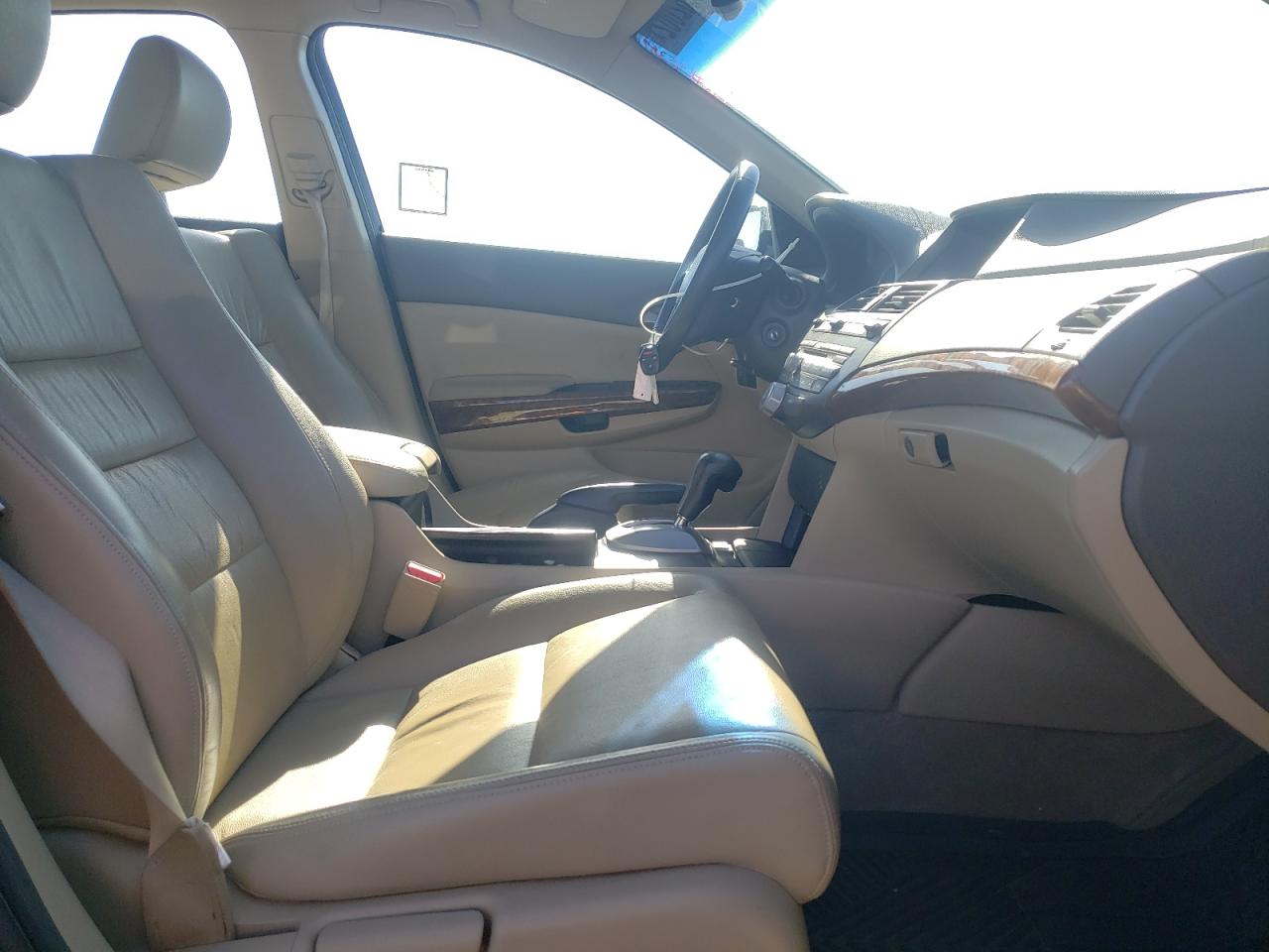 Photo 5 from auction – 2010 HONDA ACCORD EXL with VIN 1HGCP2F89AA196258
