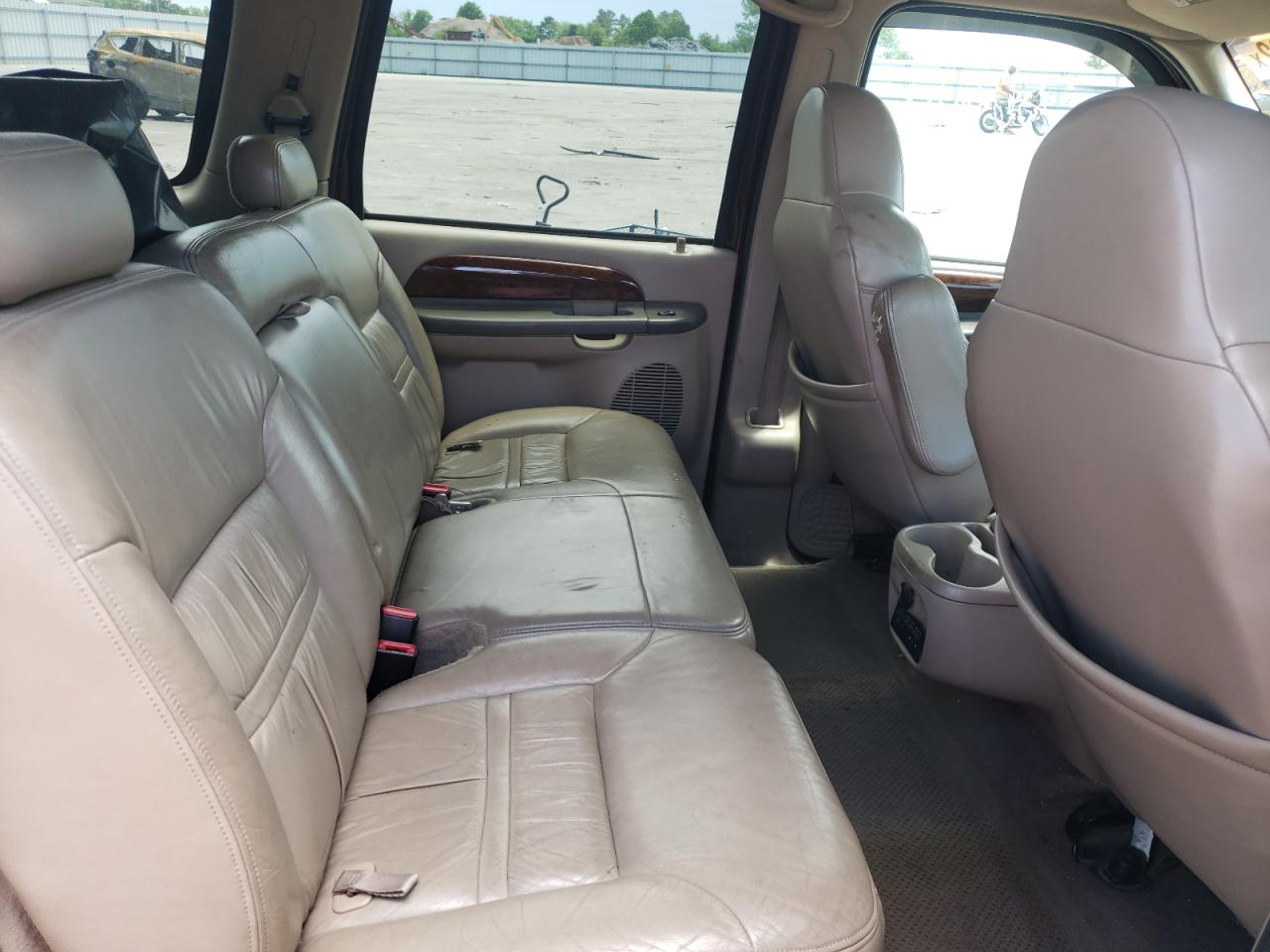 Photo 6 from auction – 2001 FORD EXCURSION with VIN 1FMSU43F41EA20000