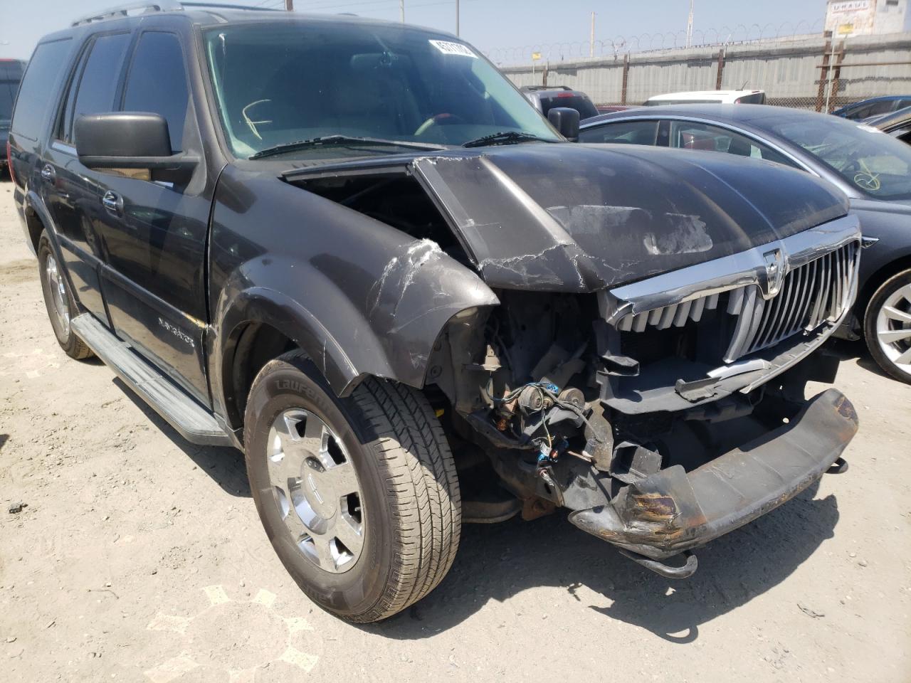 LINCOLN NAVIGATOR 2005 with VIN 5LMFU27555LJ18023 - Photo from auction