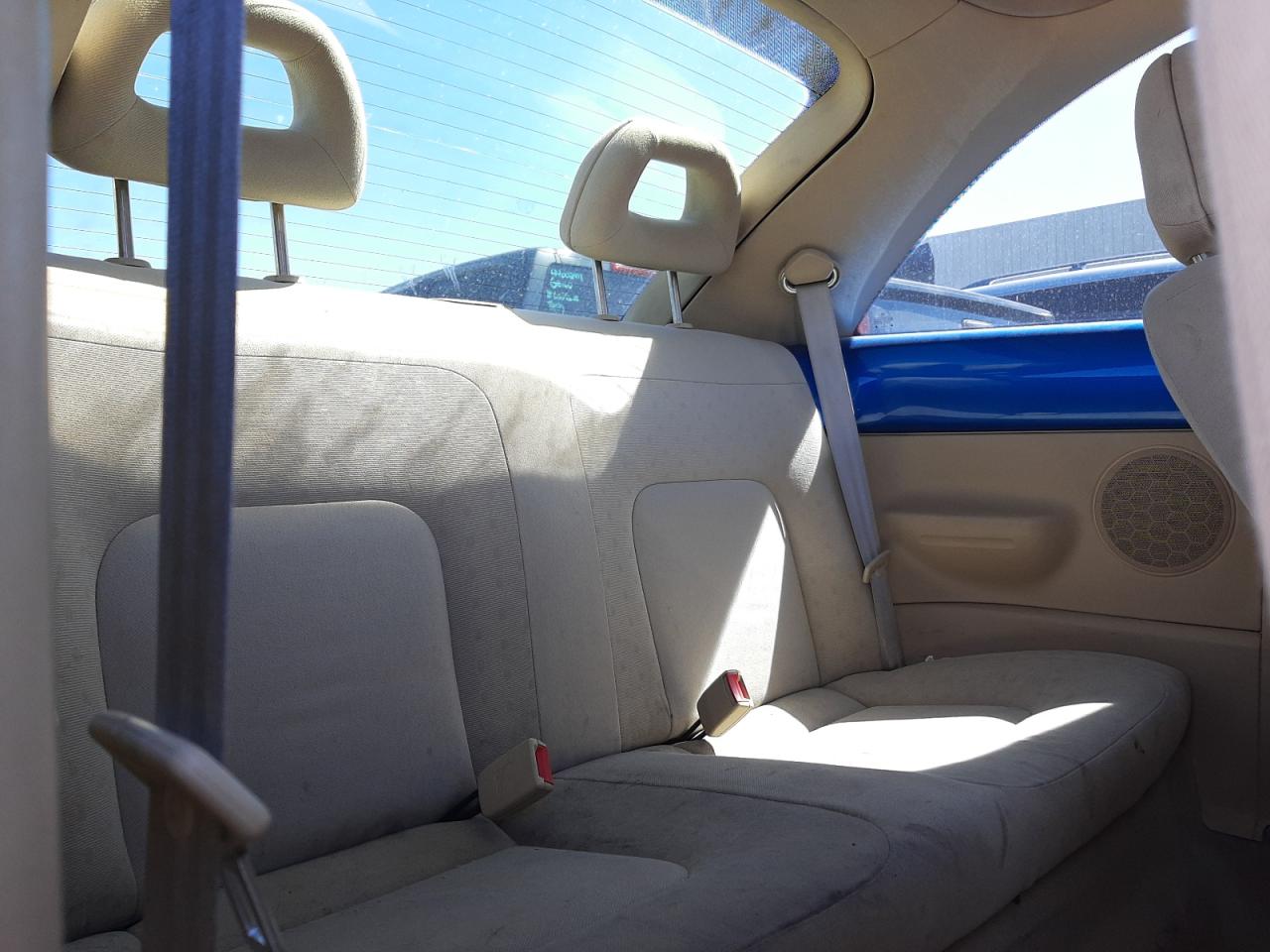 Photo 6 from auction – 2000 VOLKSWAGEN NEW BEETLE with VIN 3VWBC21C2YM400376