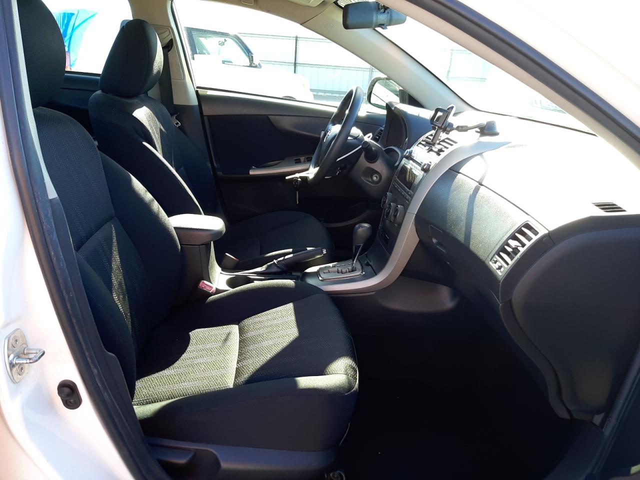 Photo 5 from auction – 2011 TOYOTA COROLLA BA with VIN 2T1BU4EE9BC742401