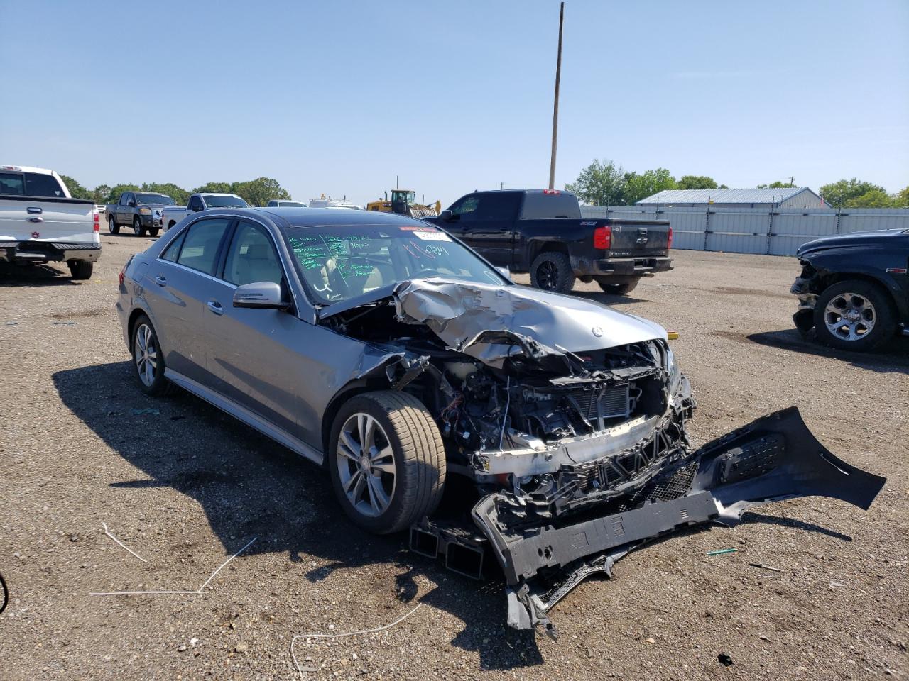 MERCEDES-BENZ E 250 BLUE 2015 with VIN WDDHF0EB3FB084524 - Photo from auction