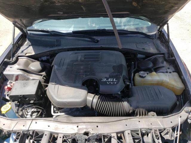 Photo 7 from auction – 2018 CHRYSLER 300 LIMITE with VIN 2C3CCAKGXJH149179