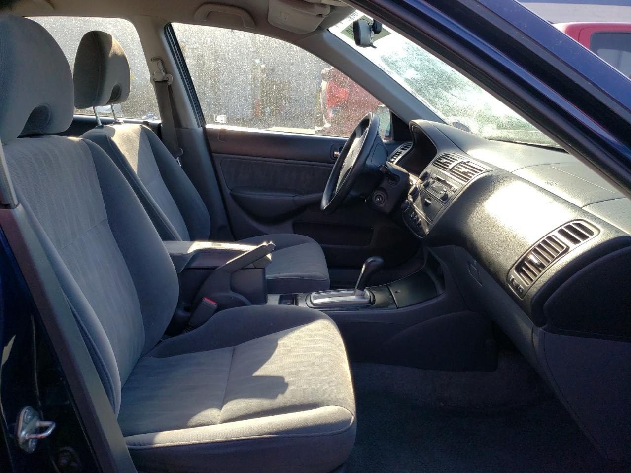 Photo 5 from auction – 2005 HONDA CIVIC LX with VIN 2HGES16645H514665