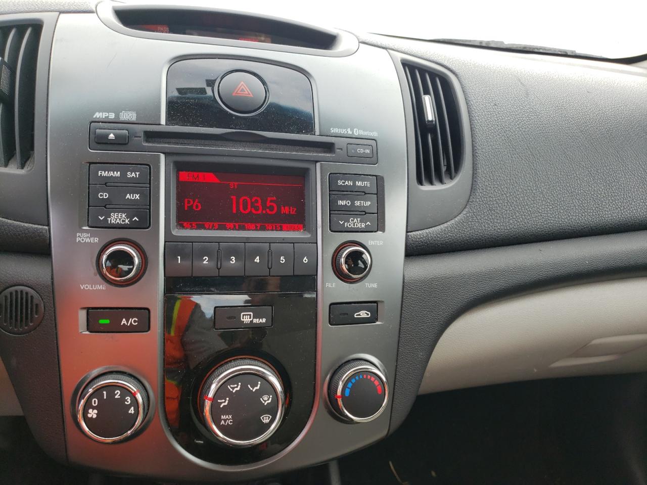 Photo 9 from auction – 2013 KIA FORTE EX with VIN KNAFU4A22D5735526