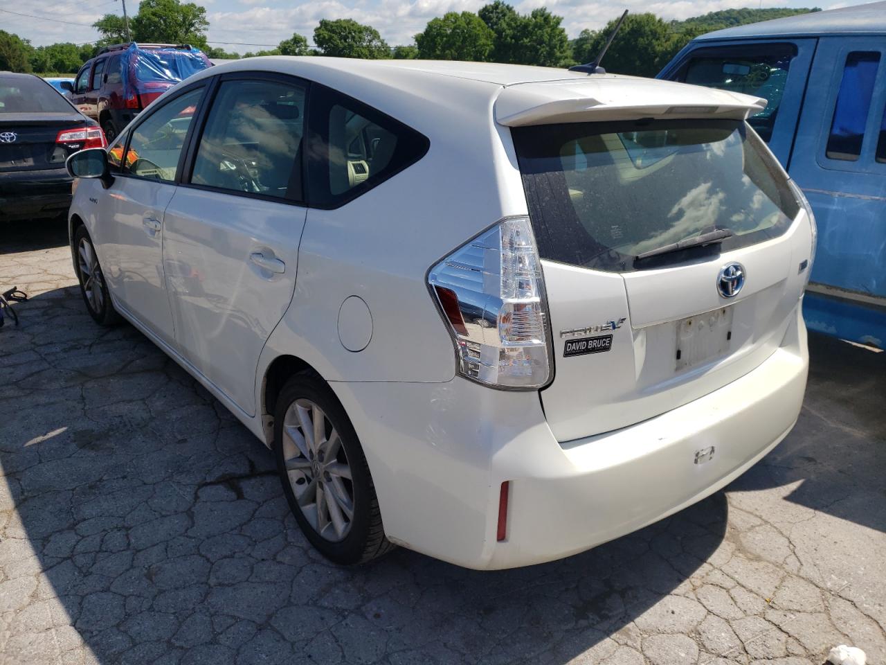 Photo 3 from auction – 2014 TOYOTA PRIUS V with VIN JTDZN3EU0EJ000362