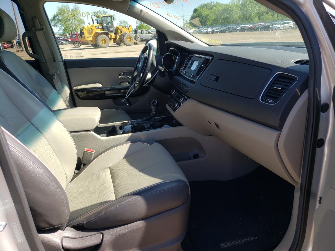 Photo 5 from auction – 2016 KIA SEDONA EX with VIN KNDMC5C12G6147695