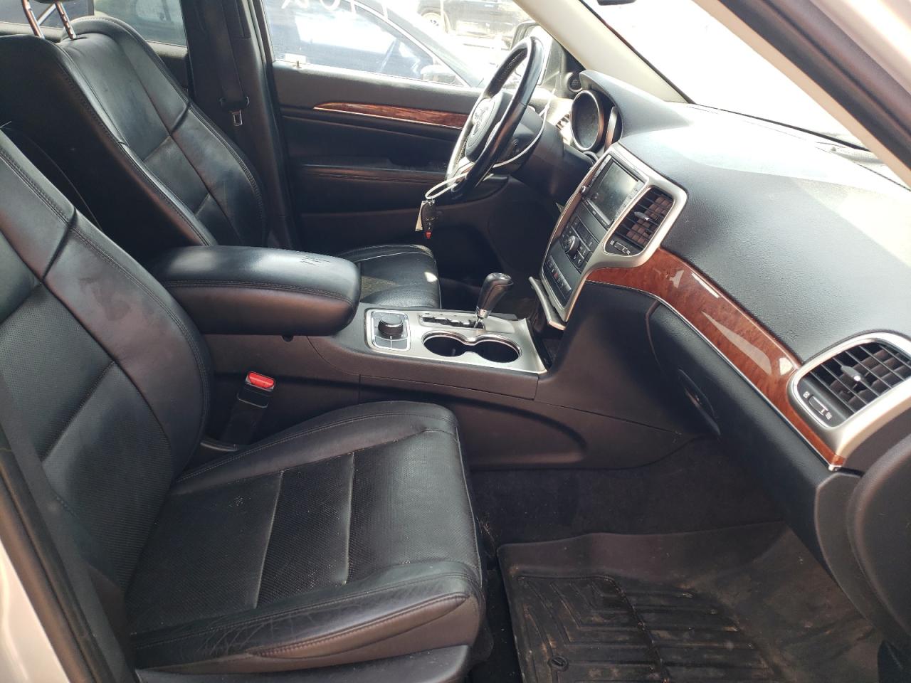 Photo 5 from auction – 2011 JEEP GRAND CHER with VIN 1J4RR5GT5BC610546