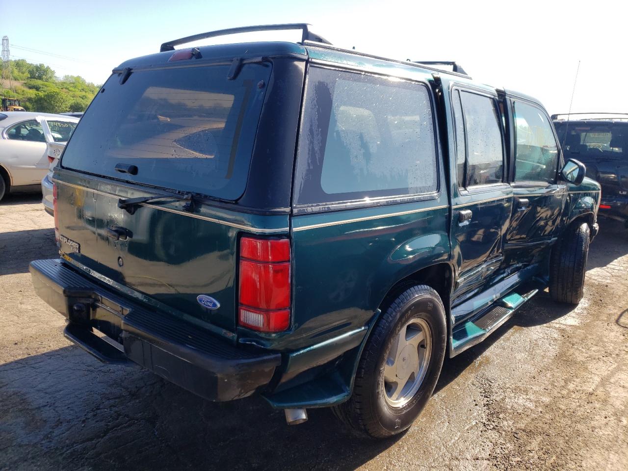 Photo 4 from auction – 1994 FORD EXPLORER with VIN 1FMDU34XXRUC84138