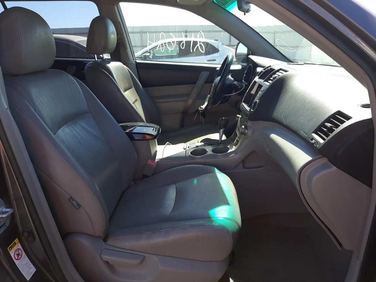 Photo 5 from auction – 2009 TOYOTA HIGHLANDER with VIN JTEDS43A892086209