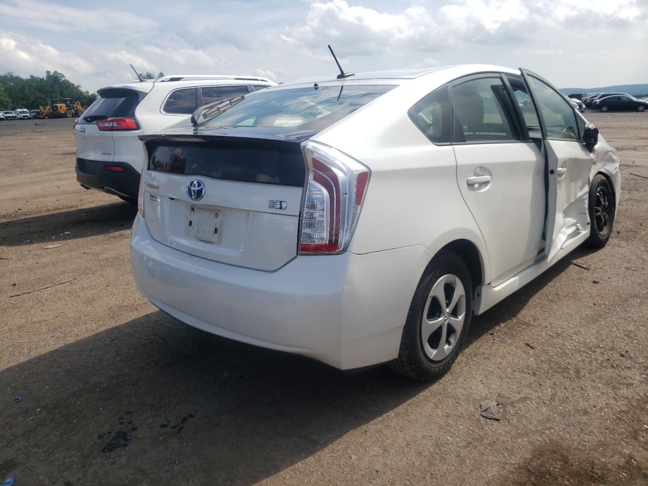 Photo 4 from auction – 2015 TOYOTA PRIUS with VIN JTDKN3DU9F0465667