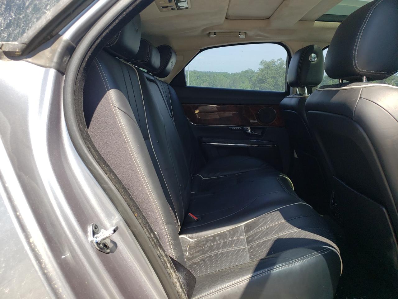 صورة رقم 6 من المزاد - 2011 JAGUAR XJ مع VIN SAJWA1CBXBLV02835