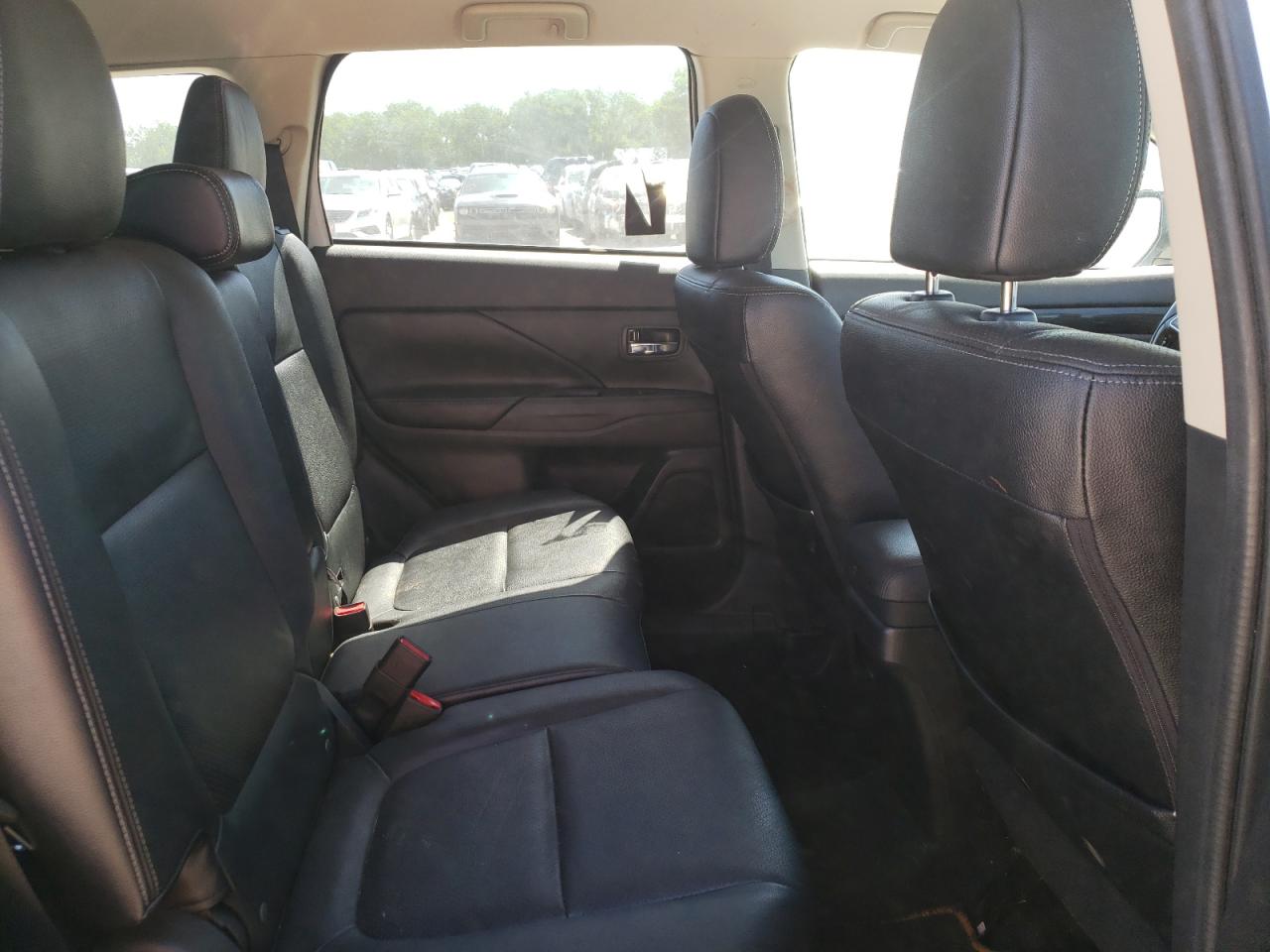 Photo 6 from auction – 2017 MITSUBISHI OUTLANDER with VIN JA4AZ3A39HZ015795