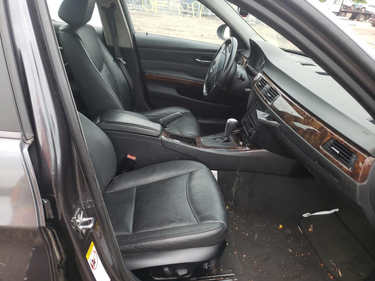 Photo 5 from auction – 2006 BMW 325 XI with VIN WBAVD13596KV04385