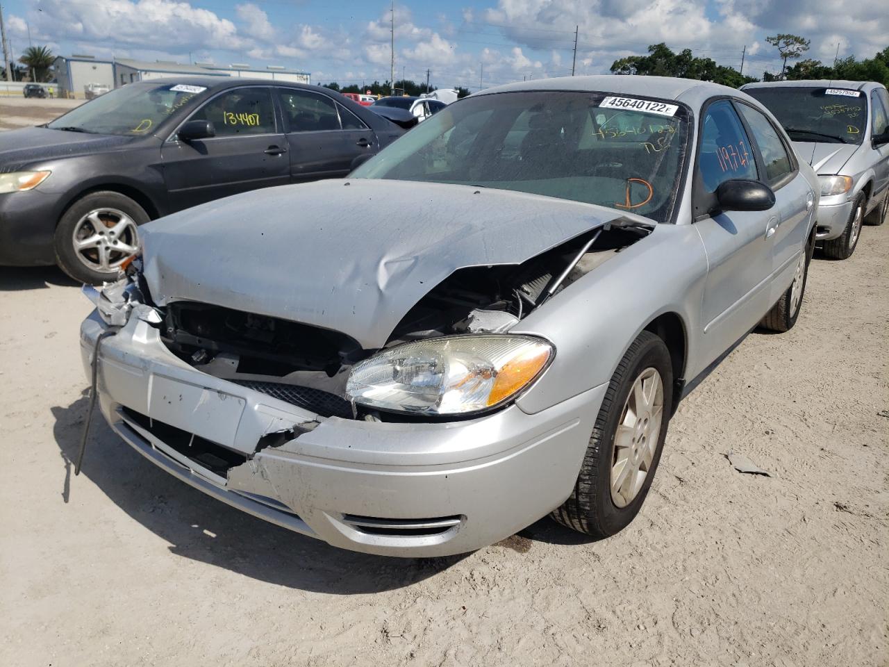 Photo 12 from auction – 2007 FORD TAURUS SE with VIN 1FAFP53UX7A170443
