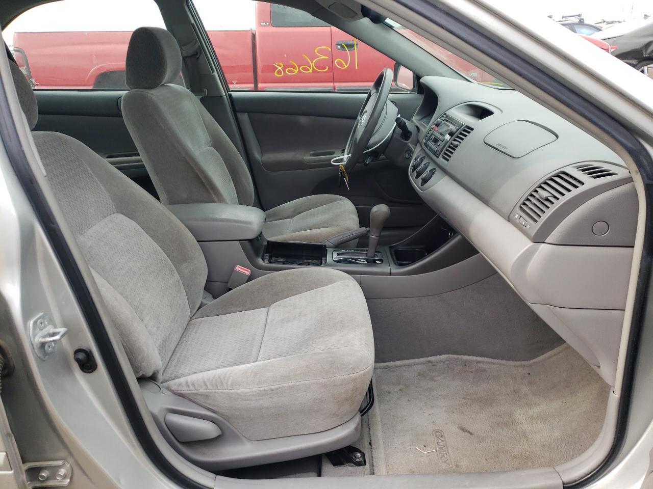 Photo 5 from auction – 2002 TOYOTA CAMRY LE with VIN 4T1BE32K62U501444