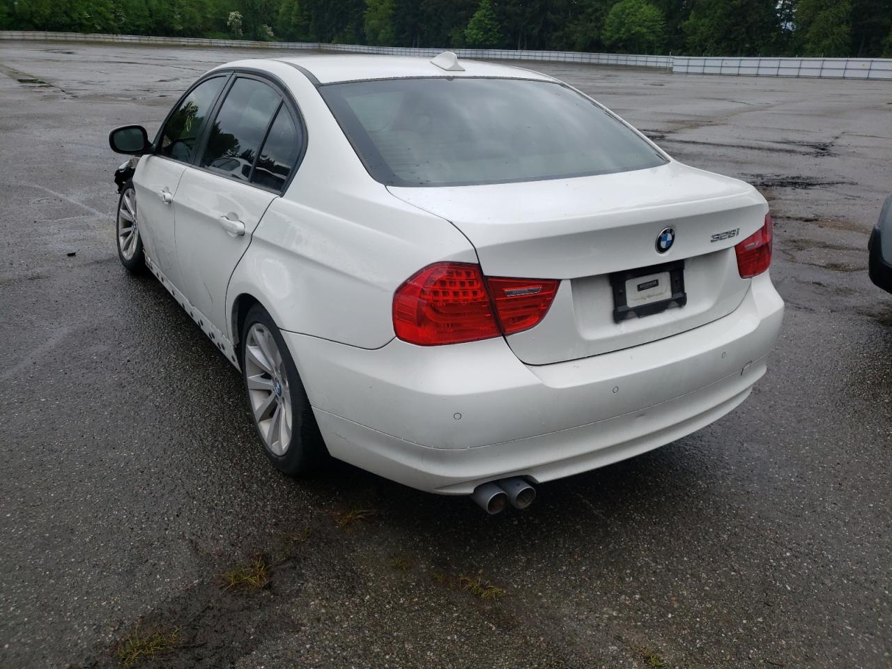 Photo 3 from auction – 2011 BMW 328 XI SUL with VIN WBAPK5C50BF127101