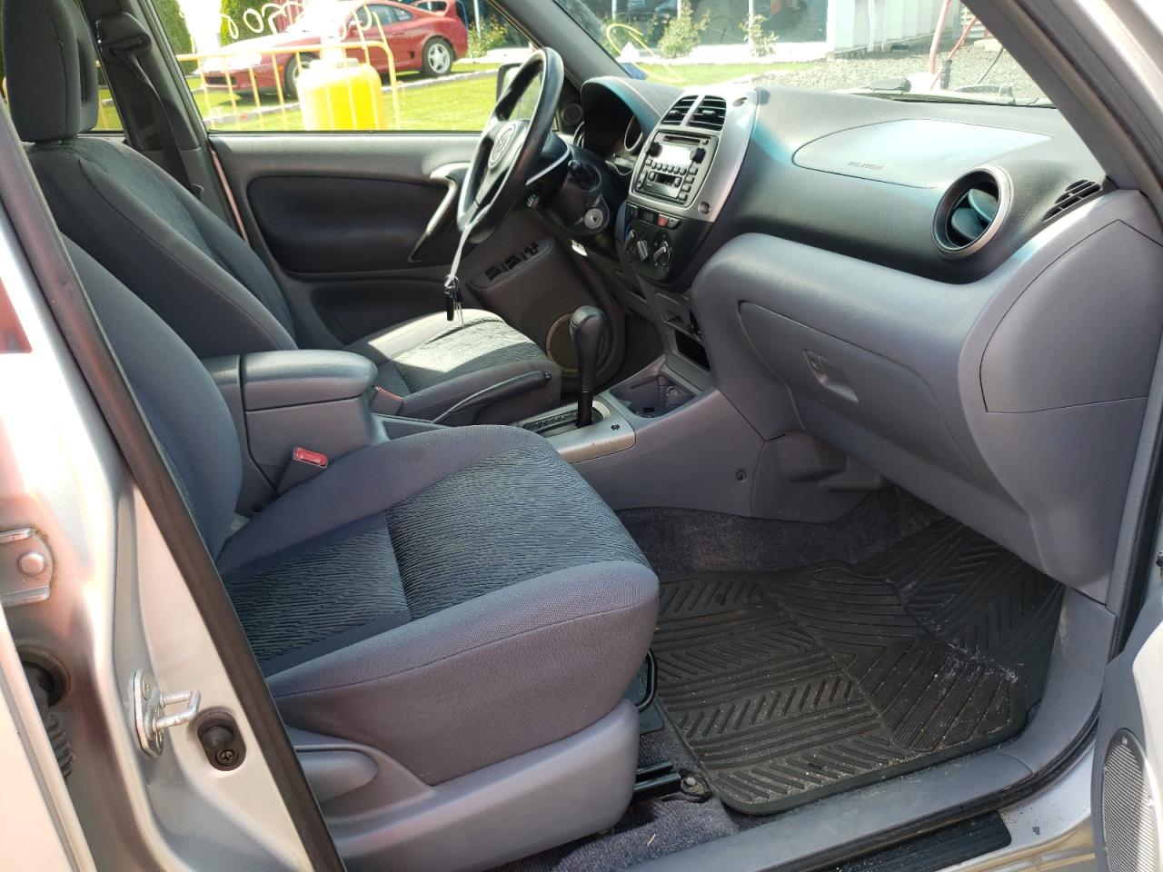 Photo 5 from auction – 2001 TOYOTA RAV4 with VIN JTEHH20VX16012671