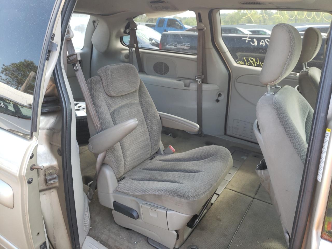 Photo 6 from auction – 2005 DODGE GRAND CARA with VIN 2D4GP44L45R464687