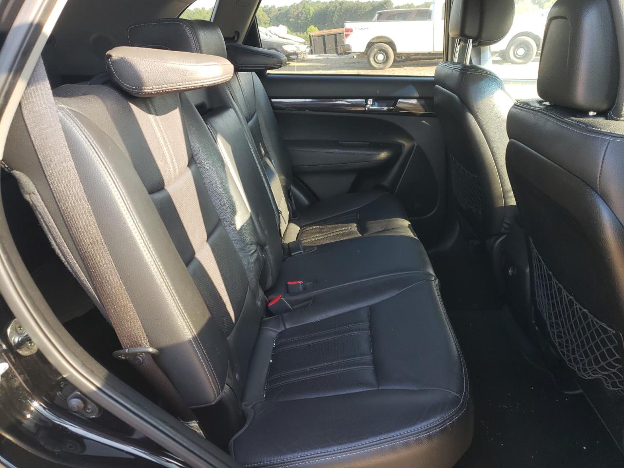 Photo 6 from auction – 2013 KIA SORENTO EX with VIN 5XYKU4A63DG418611
