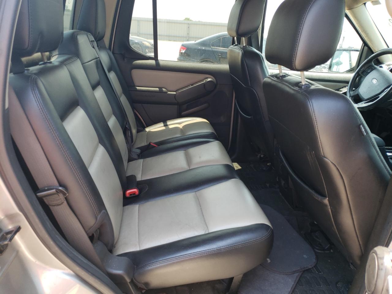 Photo 6 from auction – 2008 FORD EXPLORER S with VIN 1FMEU33EX8UA78644