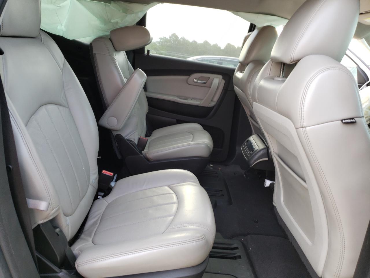Photo 6 from auction – 2011 CHEVROLET TRAVERSE L with VIN 1GNKVLED5BJ175713