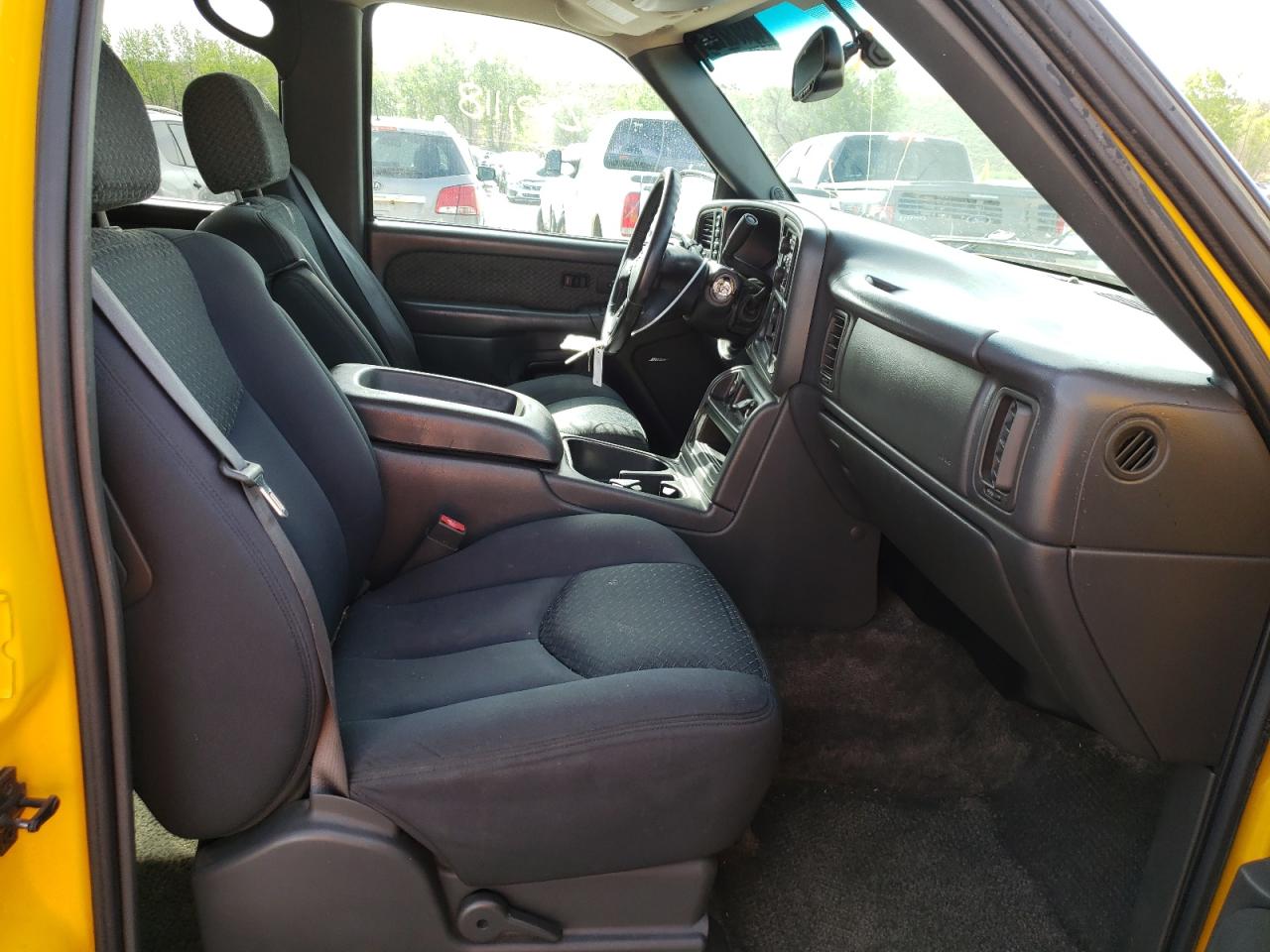 Photo 5 from auction – 2003 CHEVROLET AVALANCHE with VIN 3GNEK13T13G222310