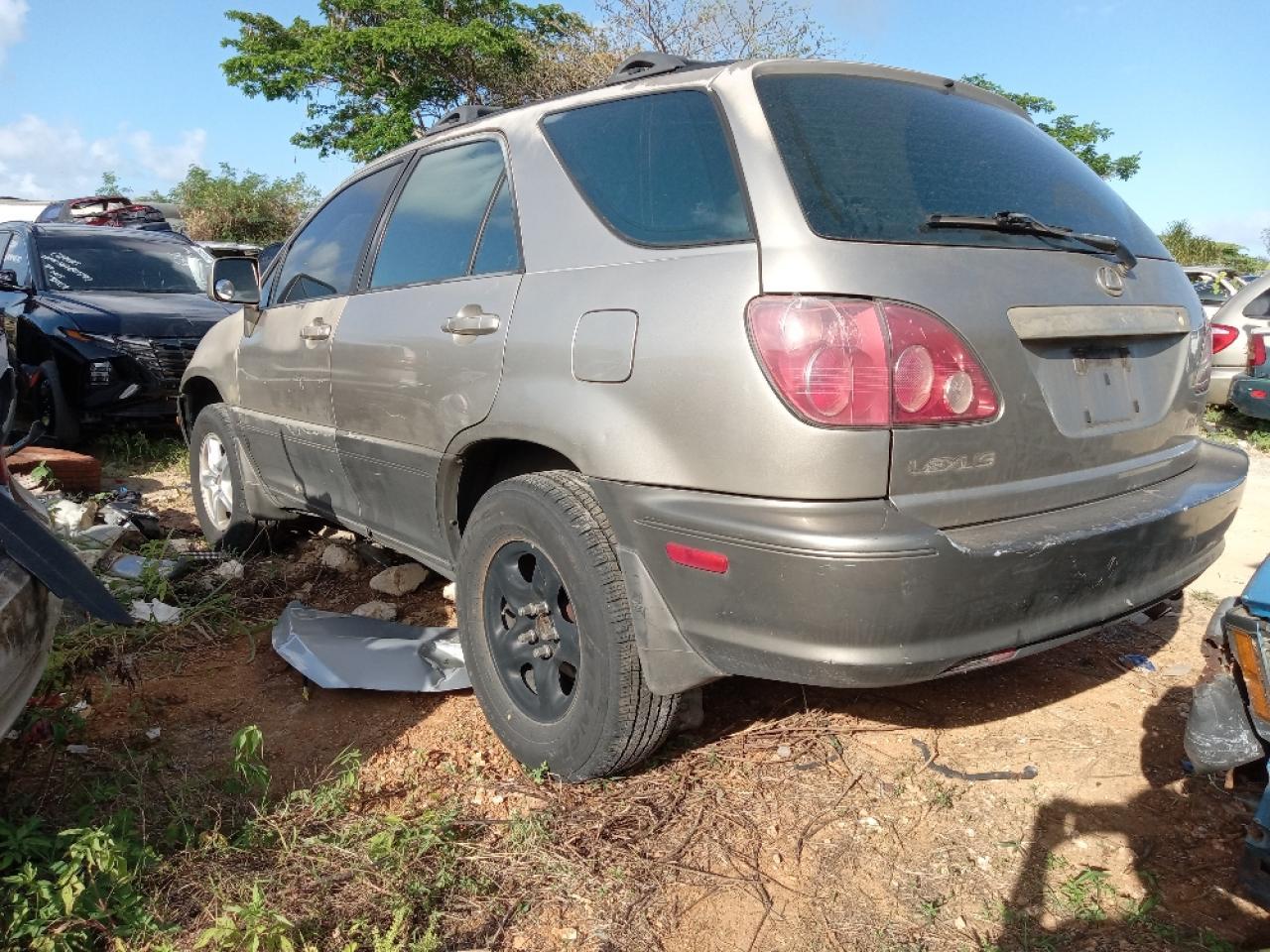 Photo 3 from auction – 2000 LEXUS RX 300 with VIN JT6GF10U5Y0077438