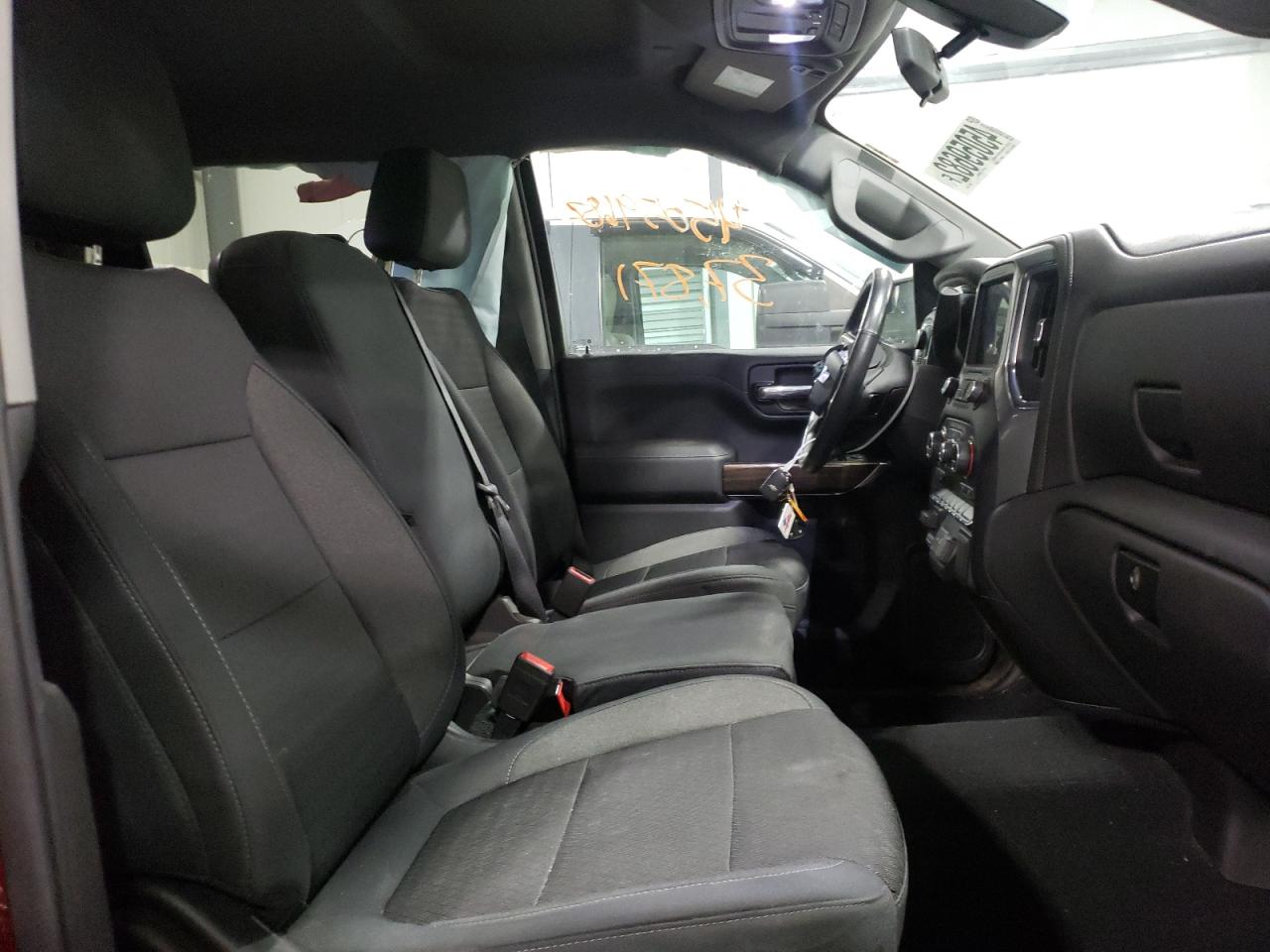 Photo 5 from auction – 2019 CHEVROLET SILVERADO with VIN 3GCUYDED7KG265753