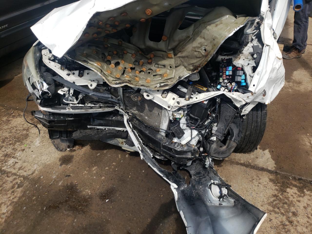 Photo 9 from auction – 2014 TOYOTA COROLLA L with VIN 2T1BURHEXEC106812