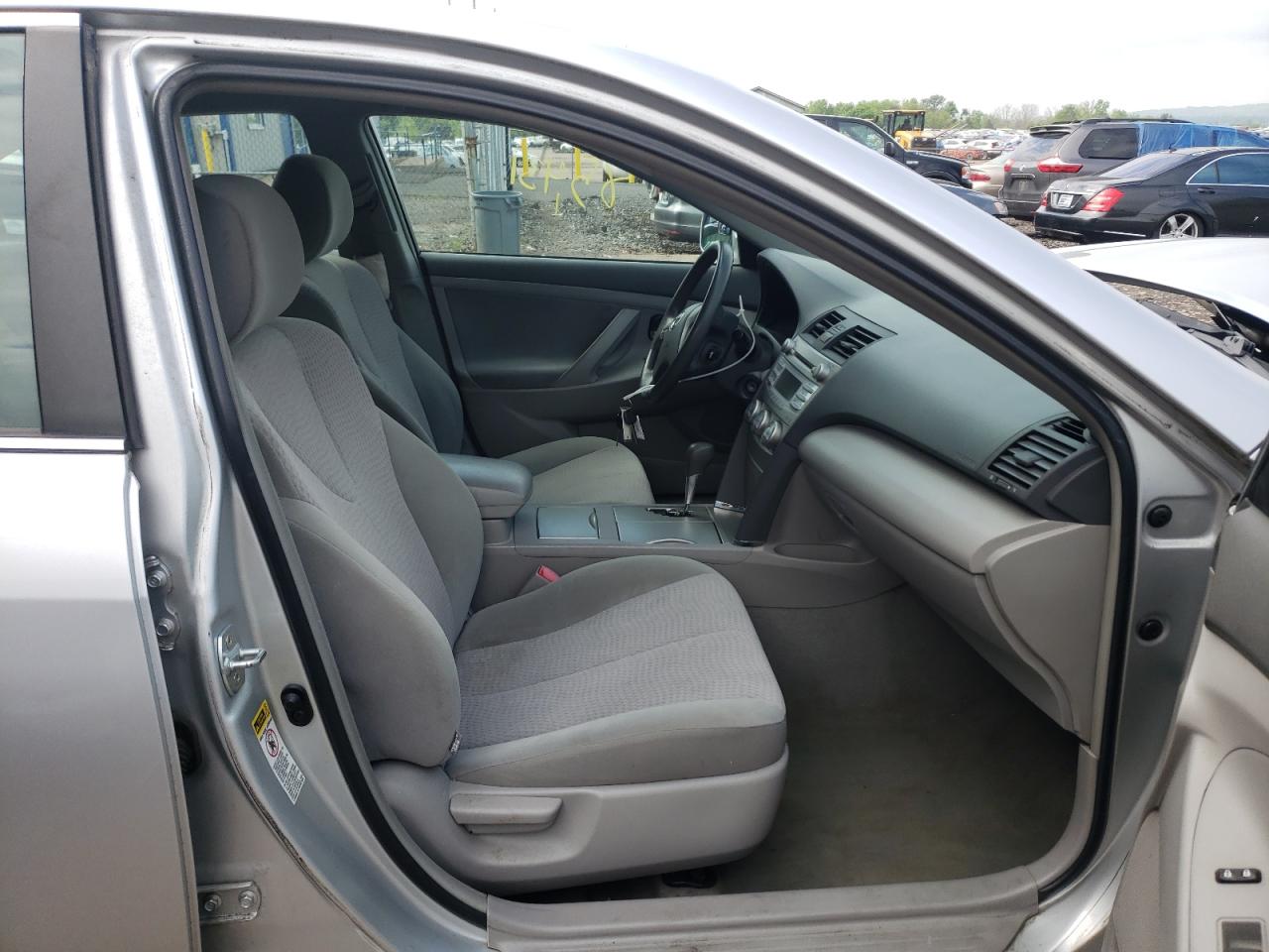 Photo 5 from auction – 2011 TOYOTA CAMRY BASE with VIN 4T1BF3EK3BU738899